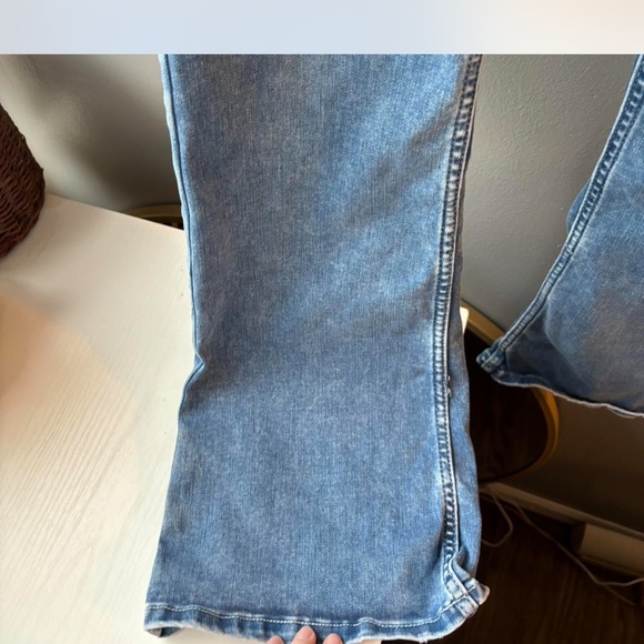SOLD Aerie Highrise Flare Jeans - Picture 6 of 6